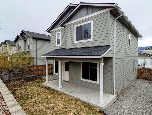 Photo - 3-Bed, 2.5-Bath Townhome w/ 2-Car Garage