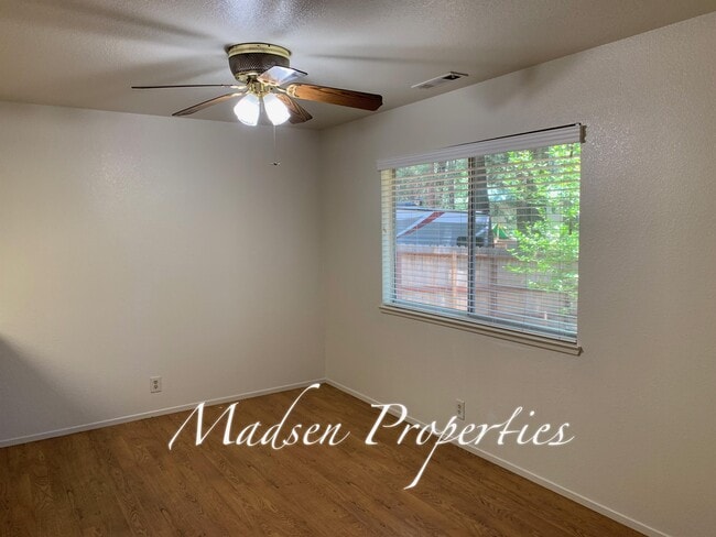 Photo - 14736 Carnegie Rd