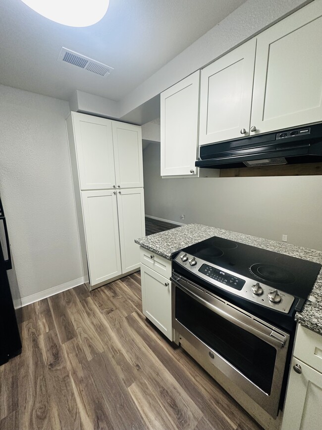Whitney Villa Apartments
