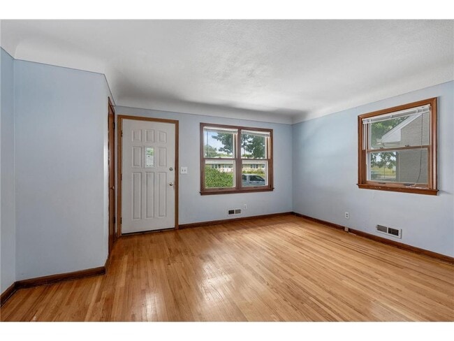 Photo - 5542 S 28th Ave