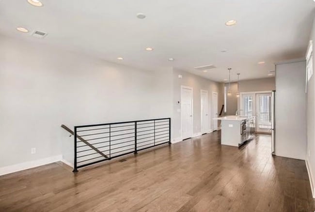 Living Space - 418 Southend Crossing Ln Casa Adosada