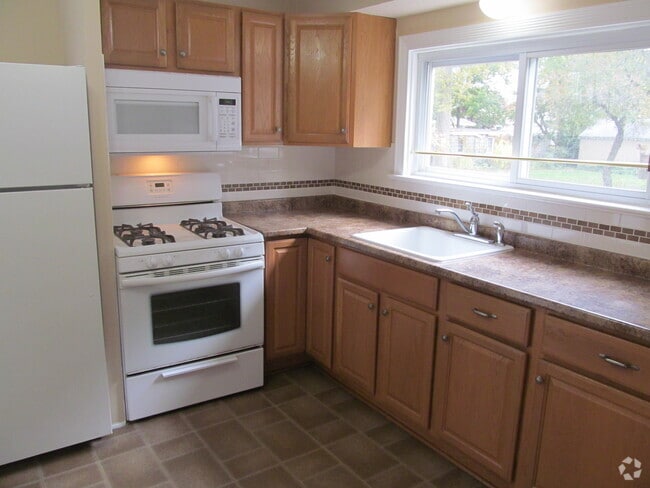 Building Photo - 16 Codington St Unit 1 Rental