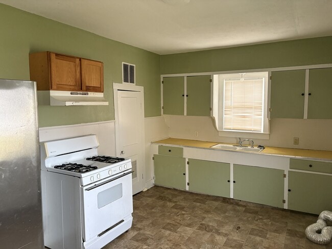 Photo - 505 E Main St