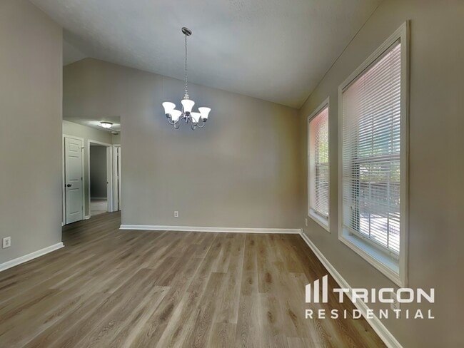 Photo - 235 Princeton Way