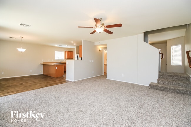 Photo - 313 W Hereford Dr