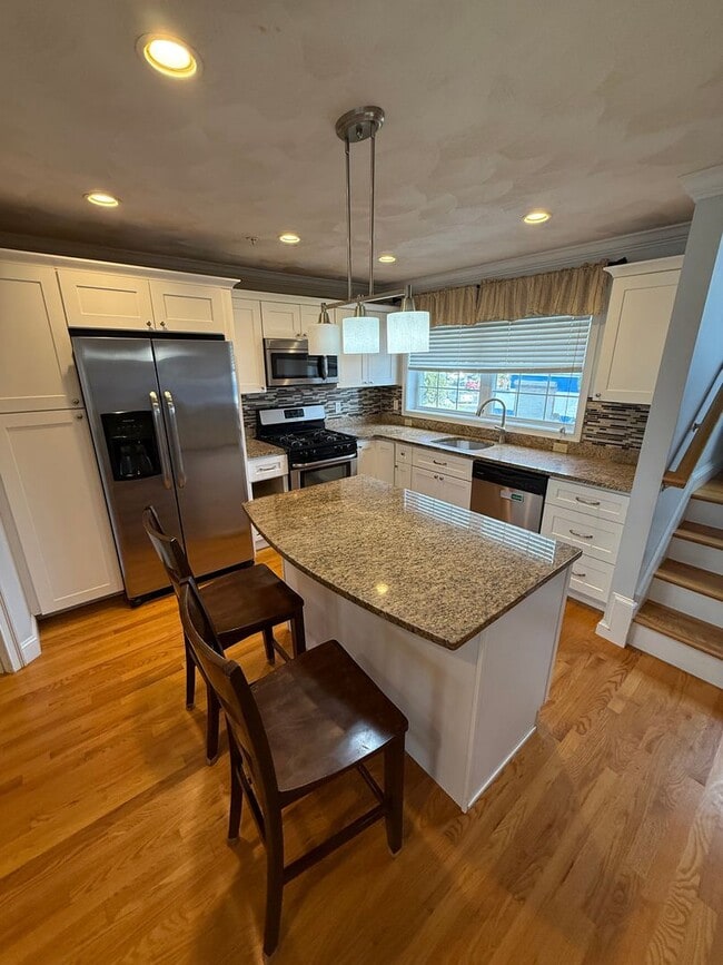 Photo - Beautiful Condo in Lynn– $3,000/mo