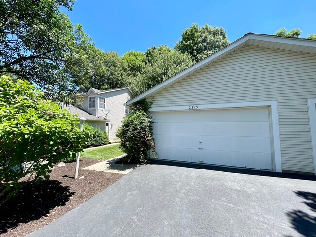 Photo - 2899 Heatherwood Ct