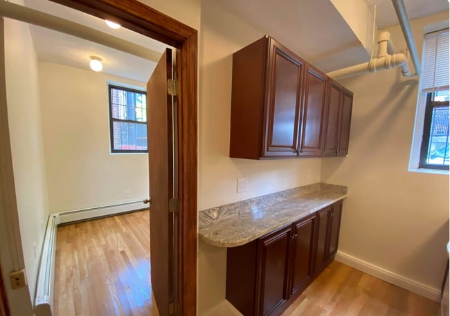 Photo - 116 Saint Stephen St Apartamentos Unidad #B-3