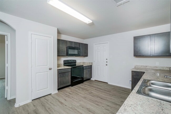 Photo - 310 Blue Crane St