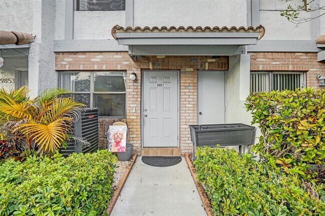 Photo - 9851 Riverside Dr