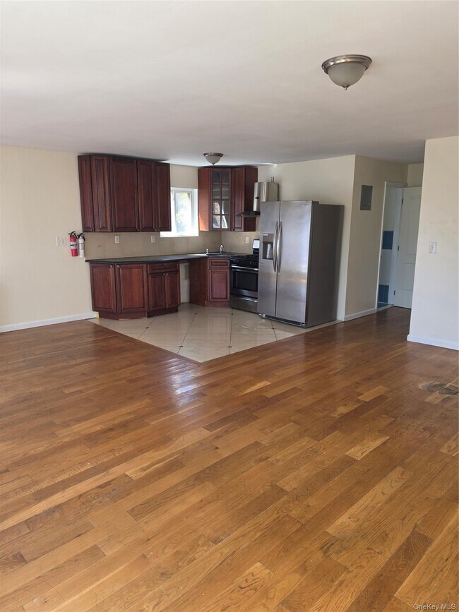 195-25 Woodhull Ave Unit 2nd fl