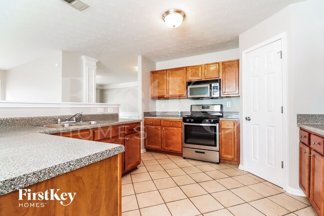 Photo - 592 Howell Dr