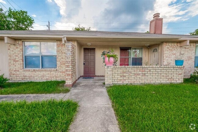 Building Photo - 3906 Quiet Pl Dr Rental