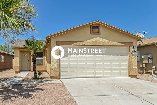 Building Photo - 3 Bedroom Pet-Friendly Home in Tucson, AZ with Main Street Renewal