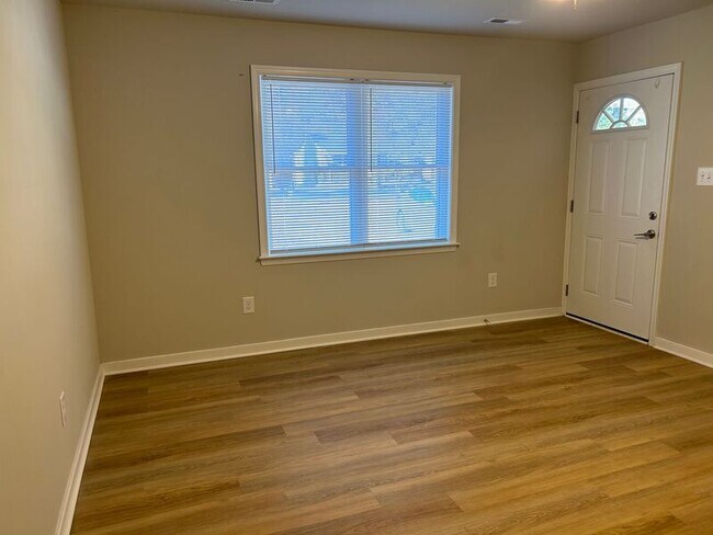 Photo - 15801 Meridian Ave