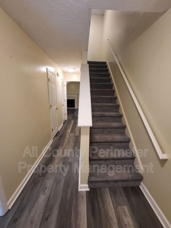 Photo - 8078 Woodlake Dr