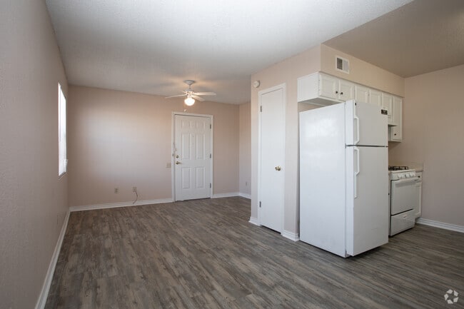 1HAB, 1BA - 583&nbsp;ft² - Western Crosby Apartments