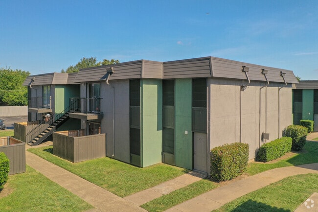 Building Photo - The Grove at Irving Unit 284