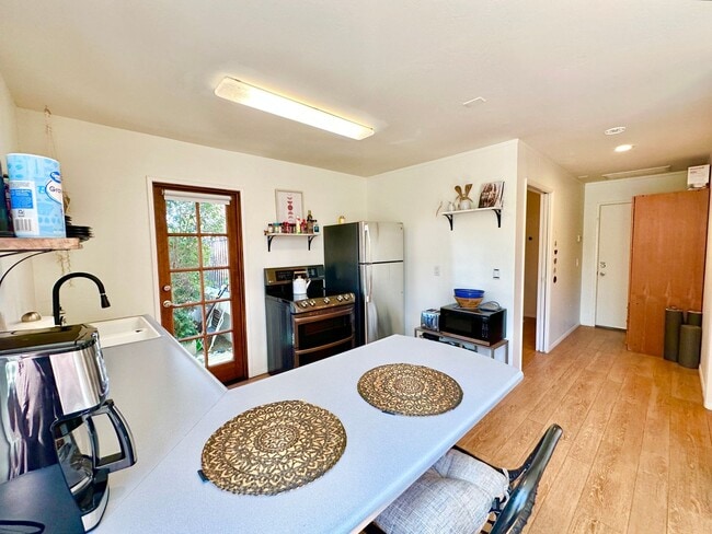 3548 Rosa Way