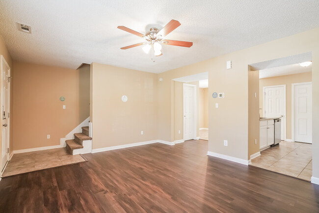 Photo - 2517 Dandridge Dr