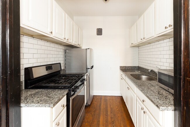 Photo - 1363-67 E. 53rd St.