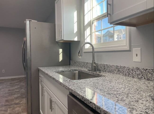 Photo - 1686 Classic View Dr Unit B