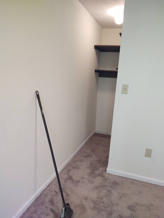 9129 Red Oak Dr Apartments Unit Lower King VA