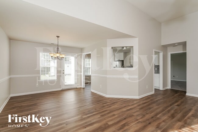 Photo - 1915 Rockycreek Ln