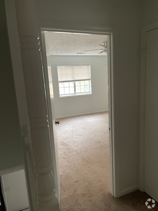 Building Photo - 3230 Meadowlark Ln NW Rental