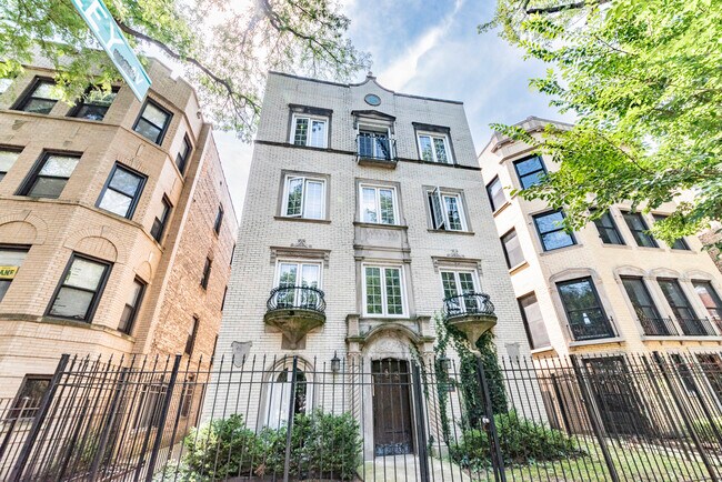 Building Photo - 2029 W Jarvis Ave Unit 2 Rental