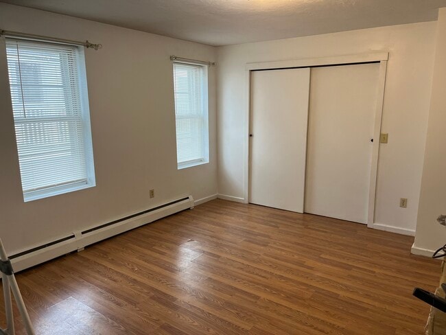 master bedroom - 61 Wall St Unit #3