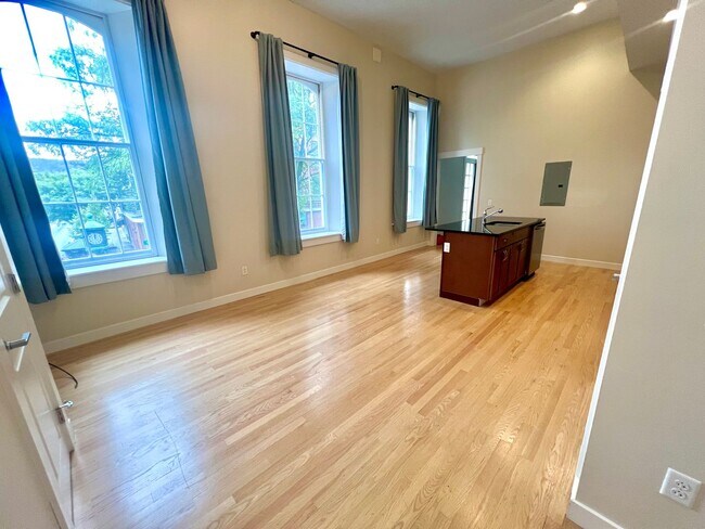 Photo - Putnam Block Hotel - One Bedroom Apartment... Unit 206
