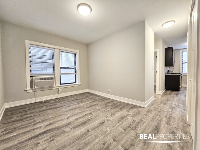 Photo - 711 W Brompton Ave Condo Unit 1 bed