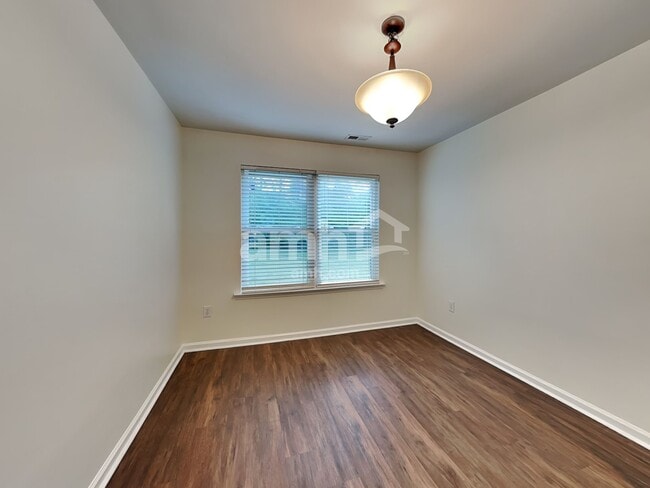 Photo - 4401 Cobble Creek Ln