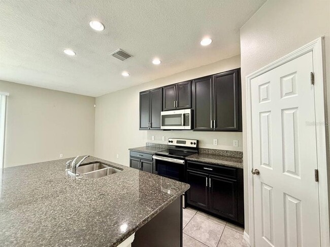 Photo - 7123 Summer Holly Pl