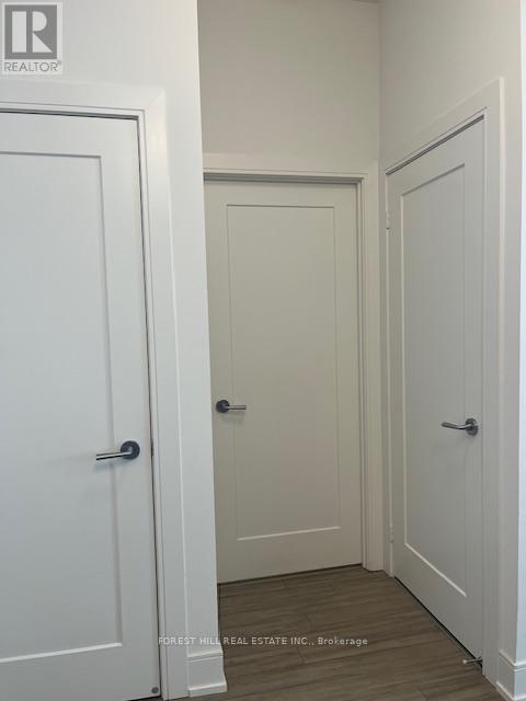 Photo - 310 Tweedsmuir Ave