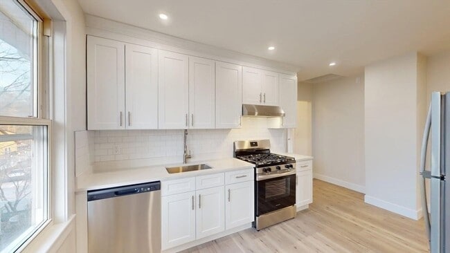 Building Photo - 391 Linwood Ave Unit 2