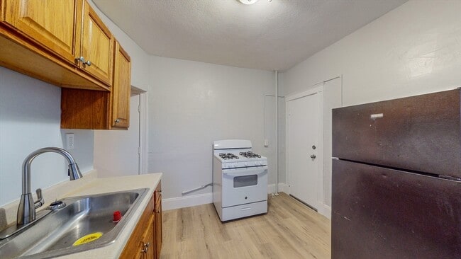 Photo - 12 American Legion Hwy Unit 12