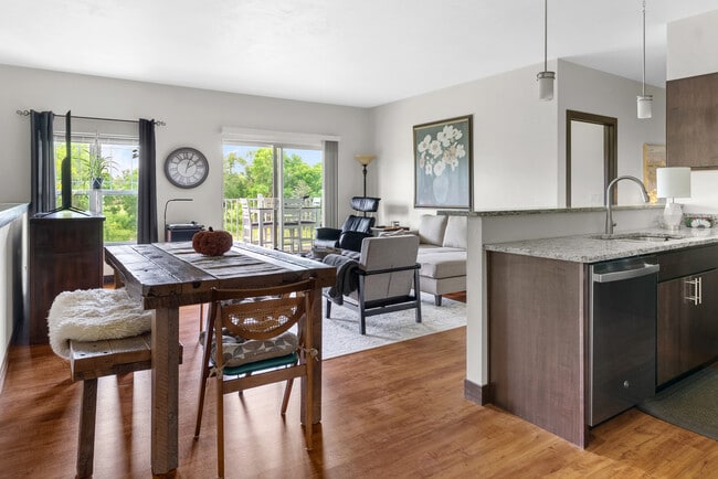 2BR/2BA Upper