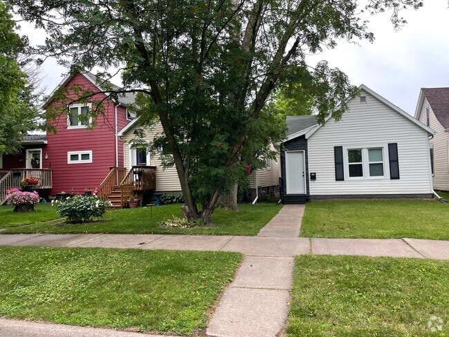 Building Photo - 220 S 61st Ave W Rental