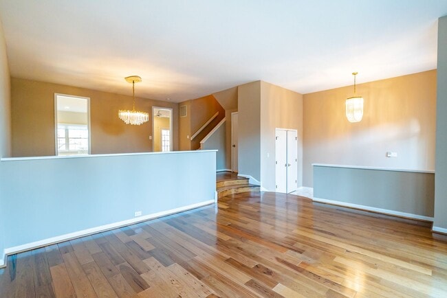 Photo - Luxurious 3 Bed 3 Full 1 Half Bath Brick Townhome In Beautiful Gresham Place