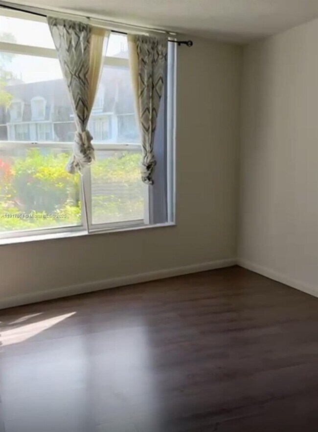 Photo - 3650 Inverrary Dr Unit 1N