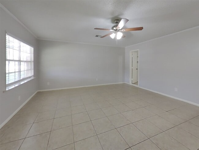 Photo - 411 E Carby Rd