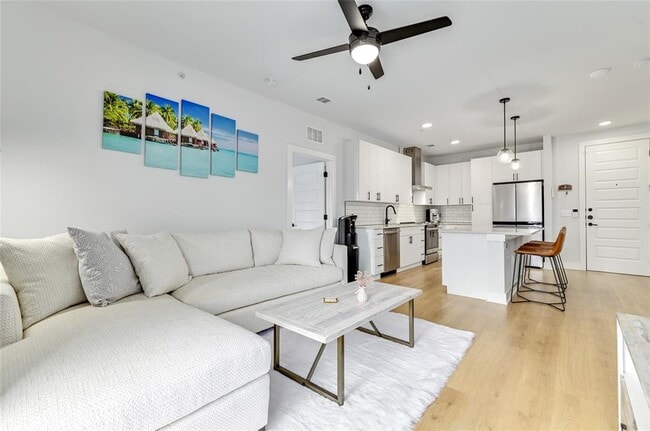 Photo - 3101 Govalle Ave Unit 301