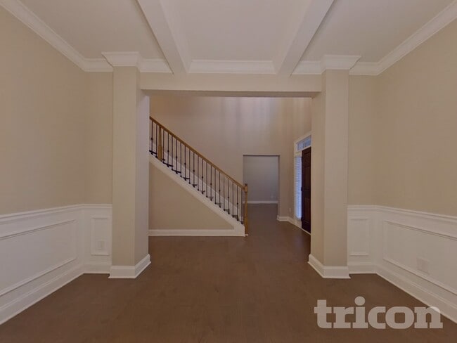 Photo - 1990 Woodmont Dr