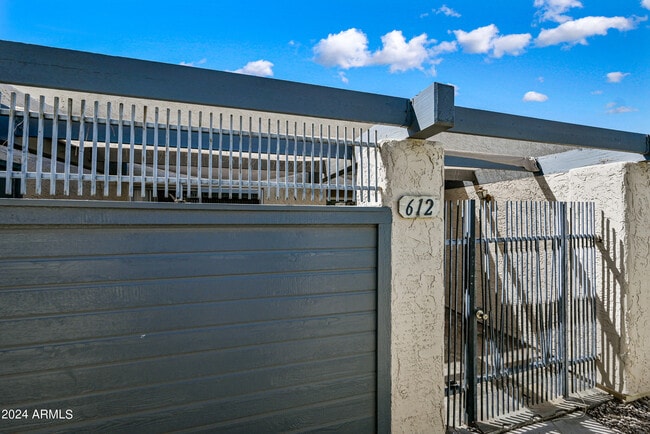 Photo - 612 S Allred Dr