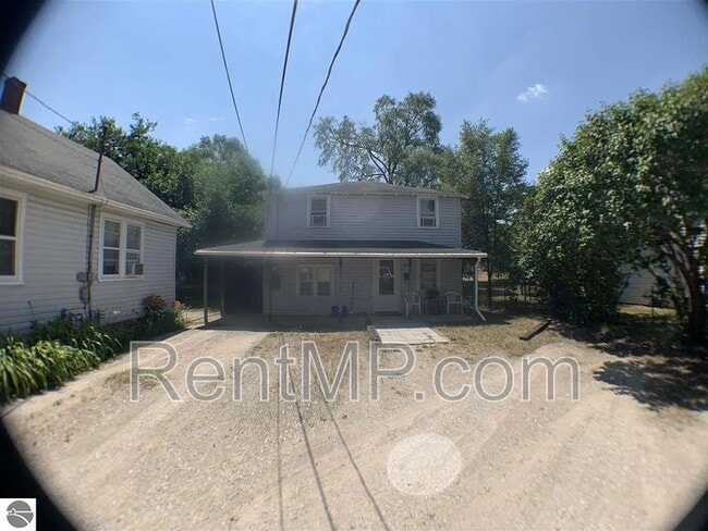 Photo - 1024 E Chippewa St