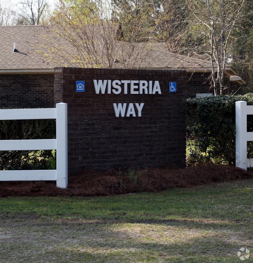 Photo - Wisteria Way