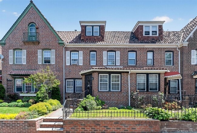 Building Photo - 34-39 75th Street Unit