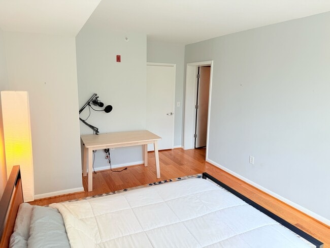 Photo - 350 G St SW Unidad N511